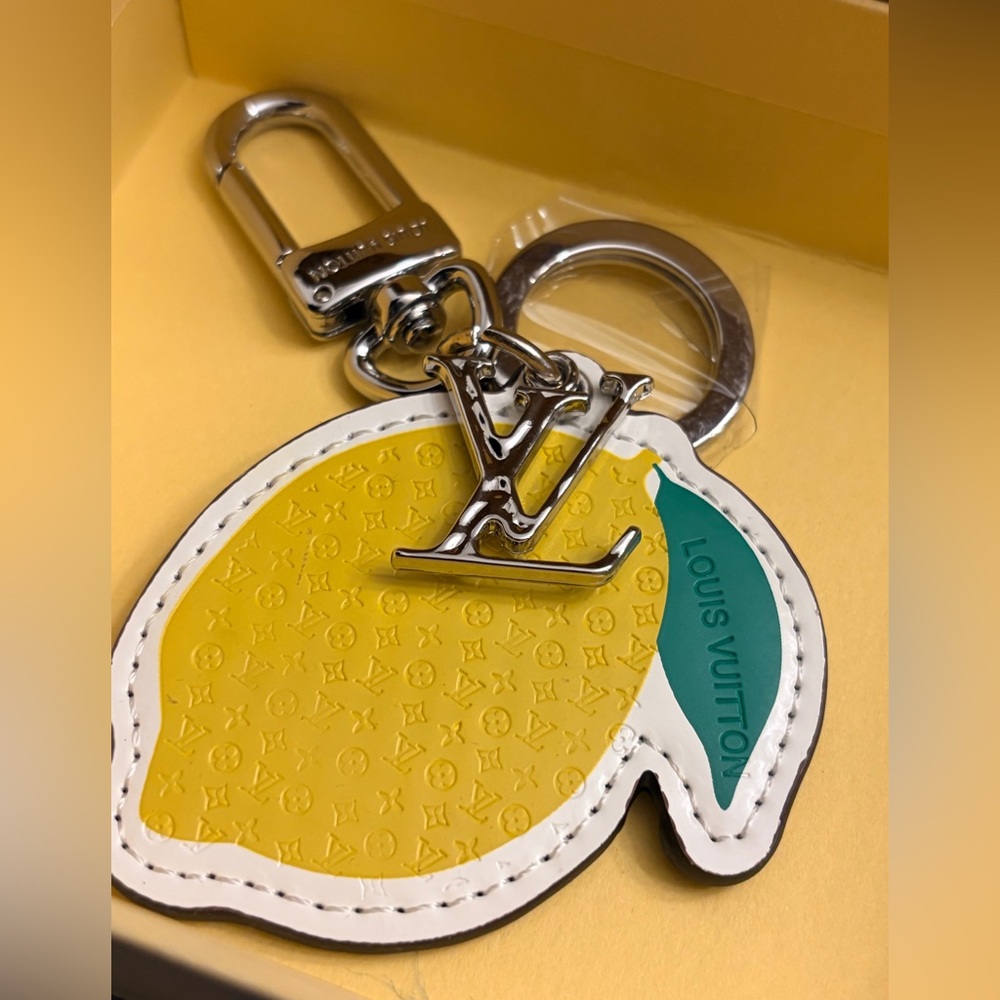 LV citrus oversized  Bag Charm Key Holder Lemon Monogram - Picture 5 of 7